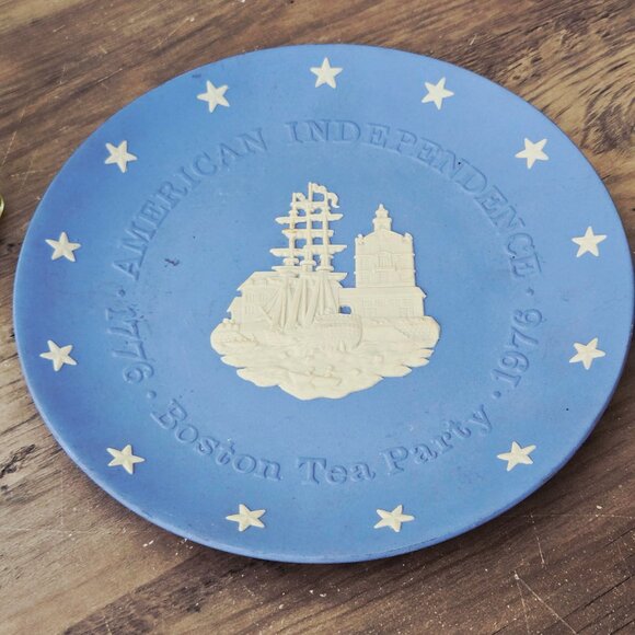 3/$100 π« Vintage Jasperware Commemorative Plate β 100 Year Anniversary - Picture 4 of 5